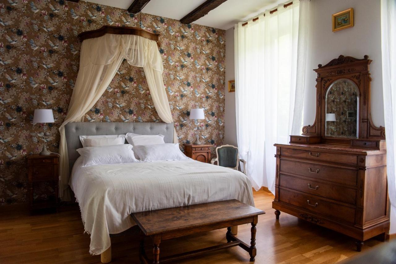 La Demeure Du Comte Bed & Breakfast Marcillac-Vallon Bagian luar foto