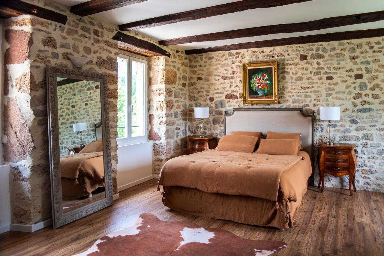 La Demeure Du Comte Bed & Breakfast Marcillac-Vallon Bagian luar foto